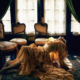 Vestido: CARLOS PINEDA