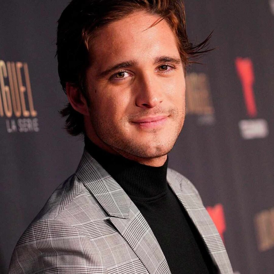 Diego Boneta y su familia son los nuevos embajadores de Berger