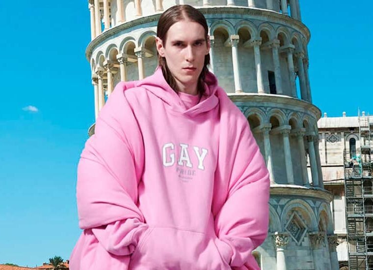 Balenciaga presentó su colección de invierno 2021