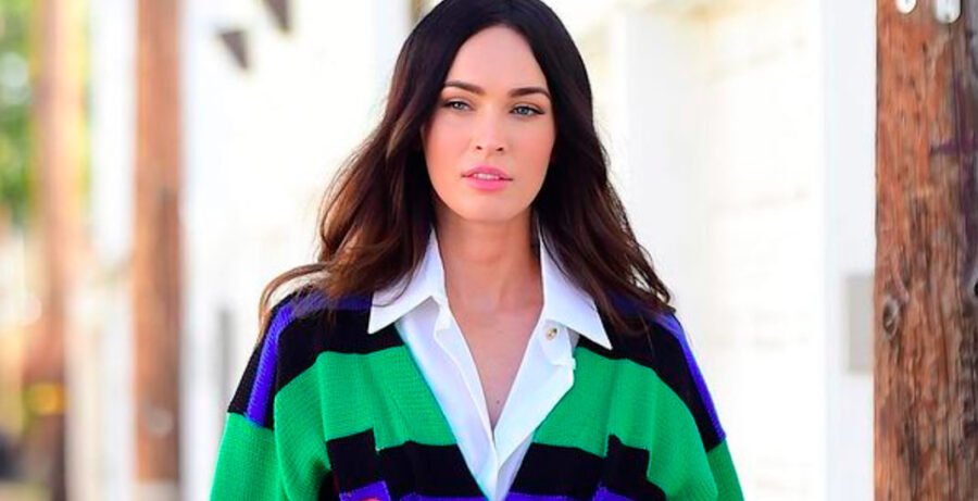 Megan Fox cautiva con un atuendo Versace