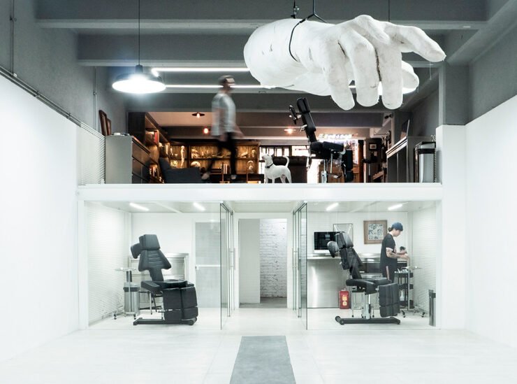 Rodrigo Roji reflexiona sobre las redes sociales con Always Somewhere Else