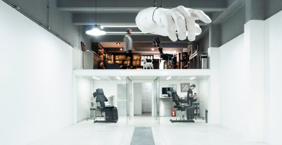 Rodrigo Roji reflexiona sobre las redes sociales con Always Somewhere Else