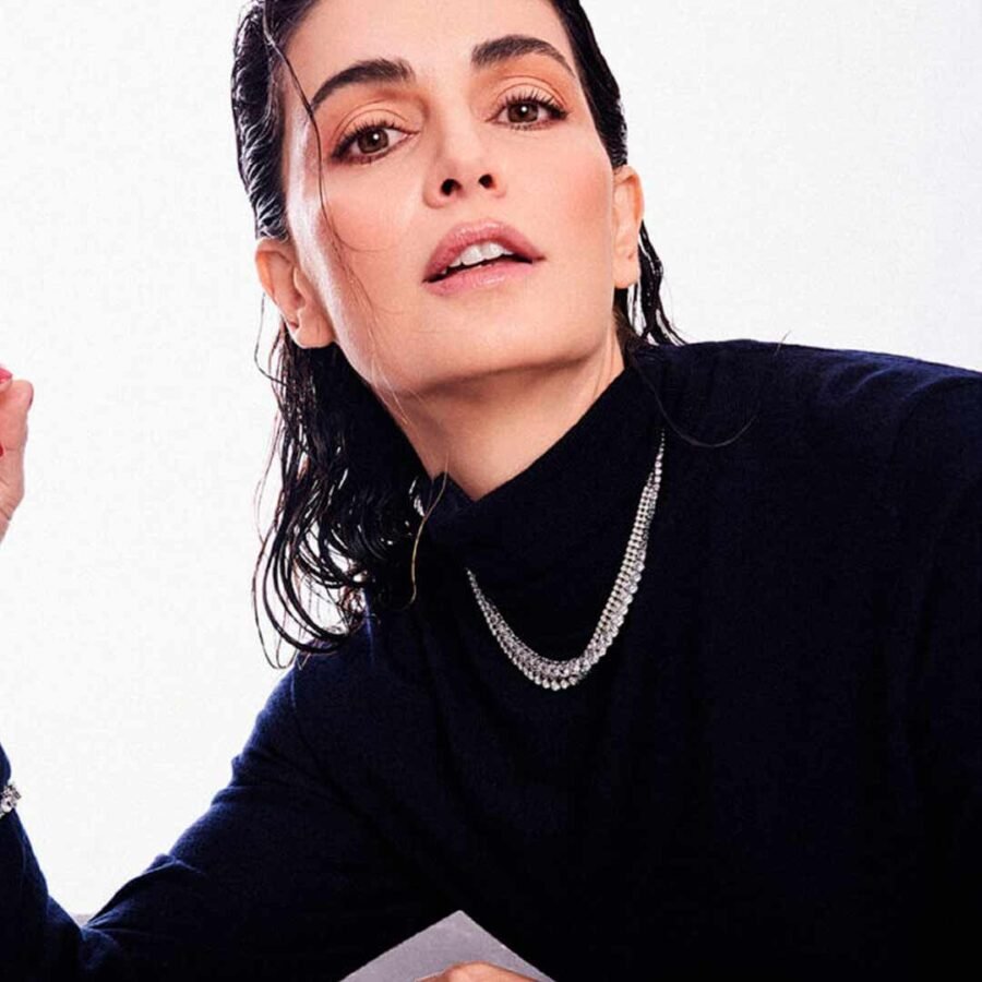 Ana de la Reguera brilla en lo nuevo de Zack Snyder