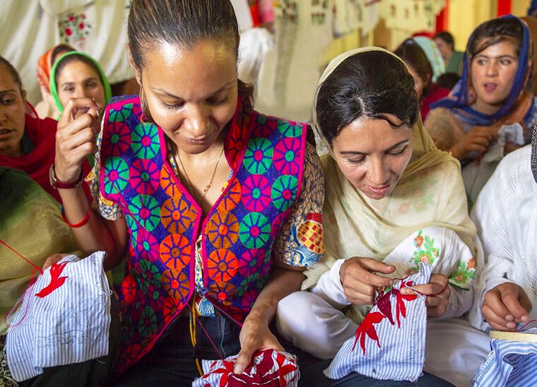 Los extravagantes colores de Stella Jean