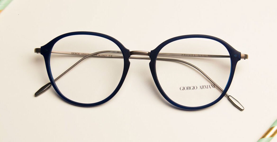 Armani renueva sus gafas Icon