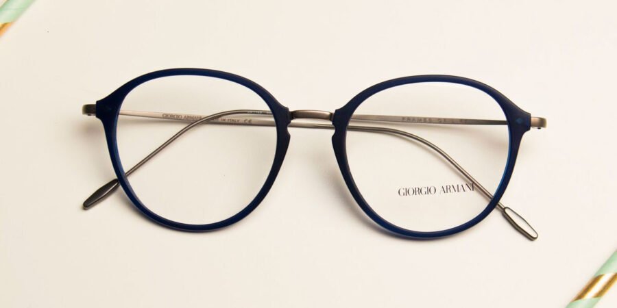 Armani renueva sus gafas Icon