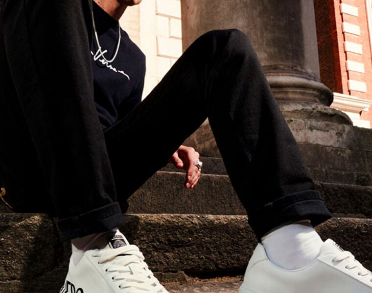 La innovadora campaña de Versace Greca