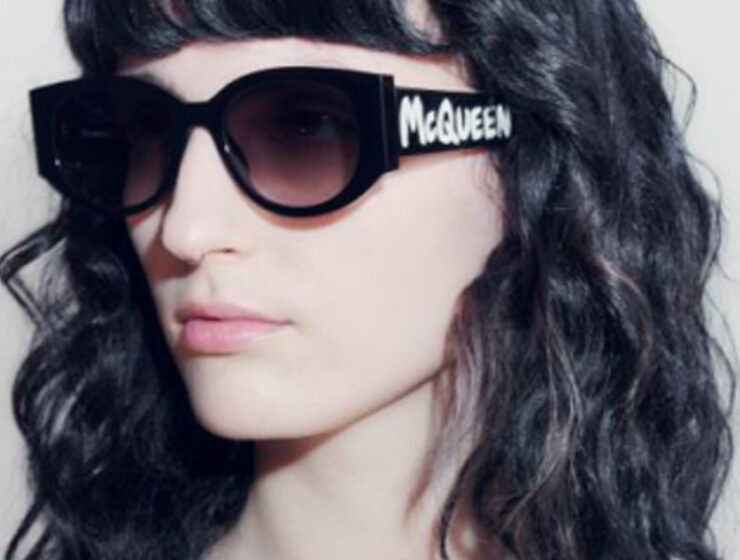 El simbolismo detrás del eyewear de Alexander McQueen