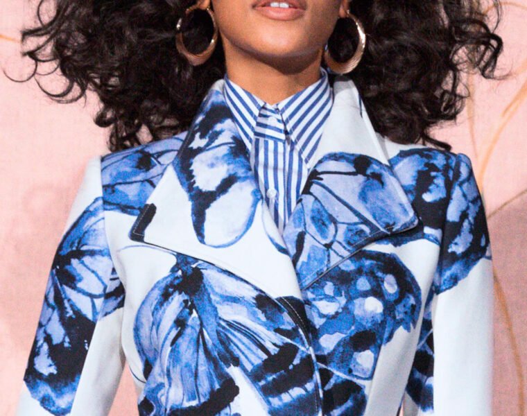 Brandon Maxwell recurre a las manchas de leopardo para otoño