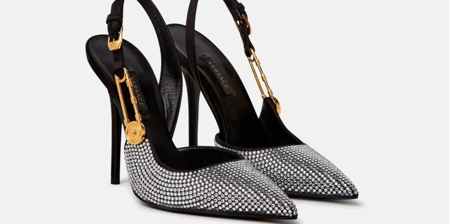 Zapatillas Versace que necesitas en tu clóset