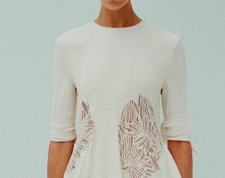 Los cortes relajados del resort 2022 de Proenza Schouler