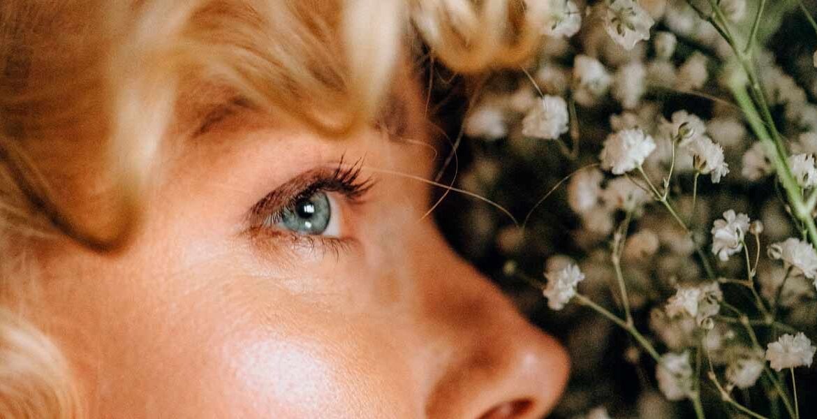 Elizabeth Arden lanza crema para ojos con retinol