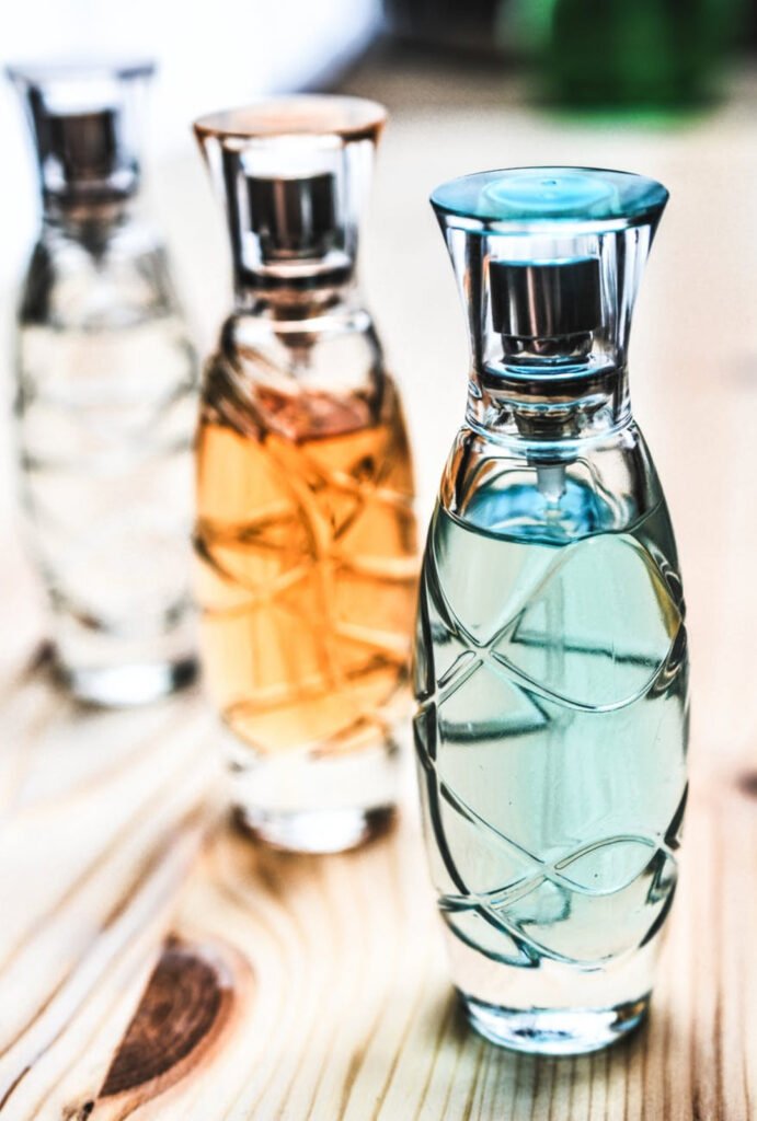 10 perfumes que te harán lucir en una alfombra roja