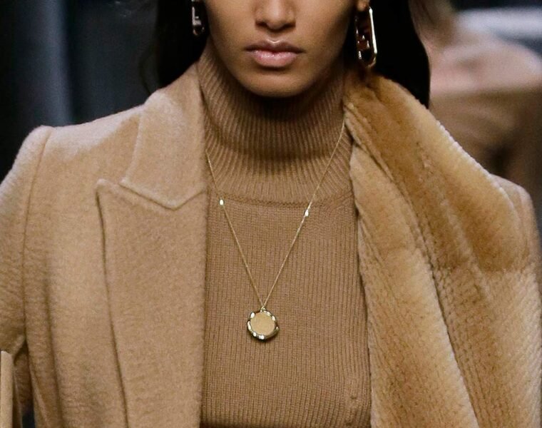 Fendi FW2021 es un homenaje a sus códigos clave