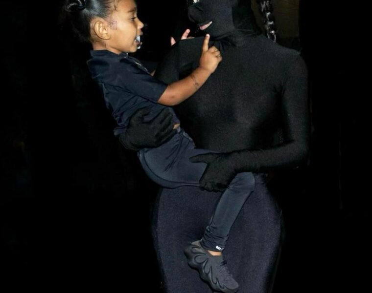 ¿Qué significa el look Balenciaga de Kim Kardashian?