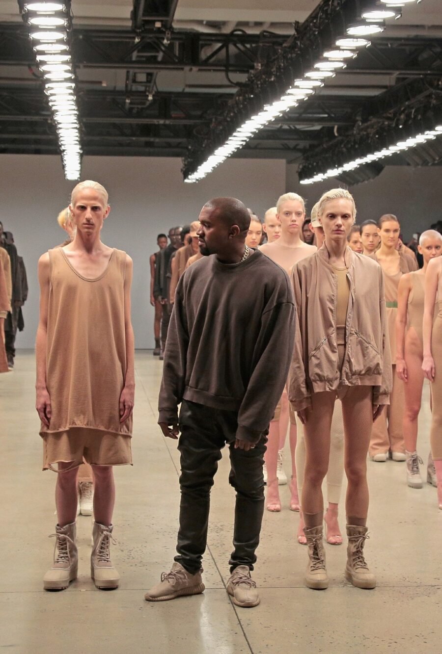 KANYE WEST LINEA DE DECORACIÓN