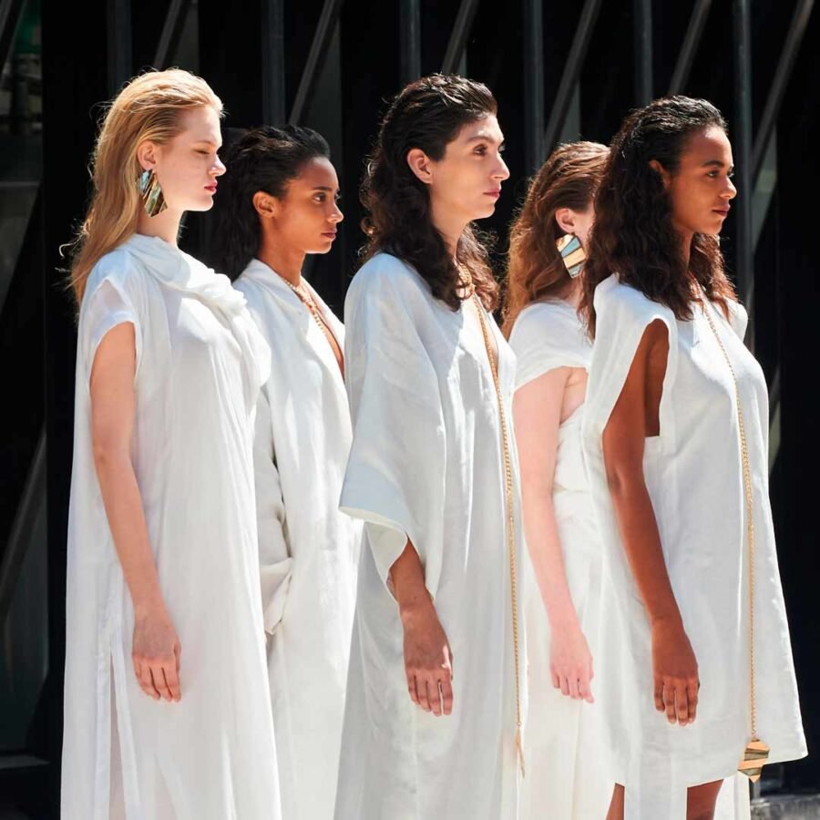 Julia y Renata presentan Manos Libres 02