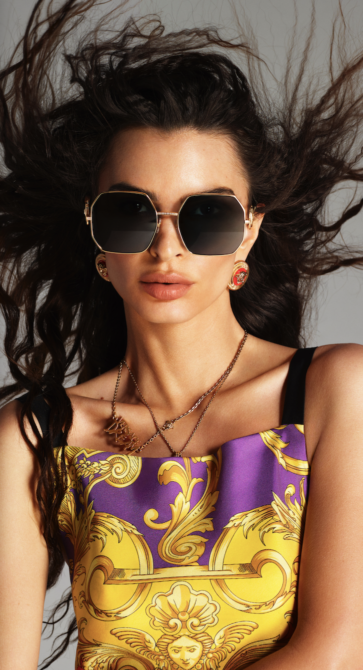 Emily Ratajkowski versace 5