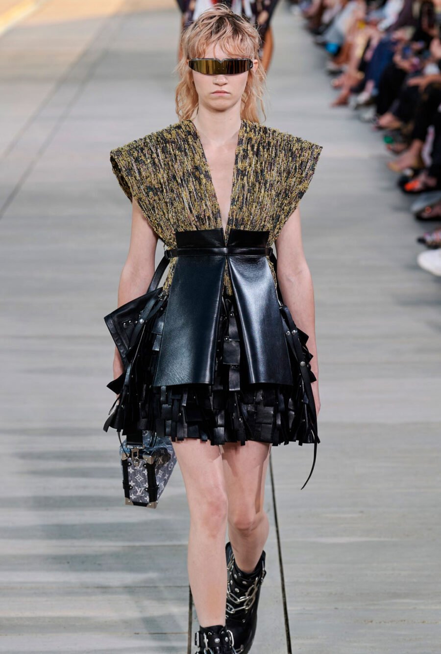 Louis Vuitton recibe a la luz del sol como invitado en resort 2023