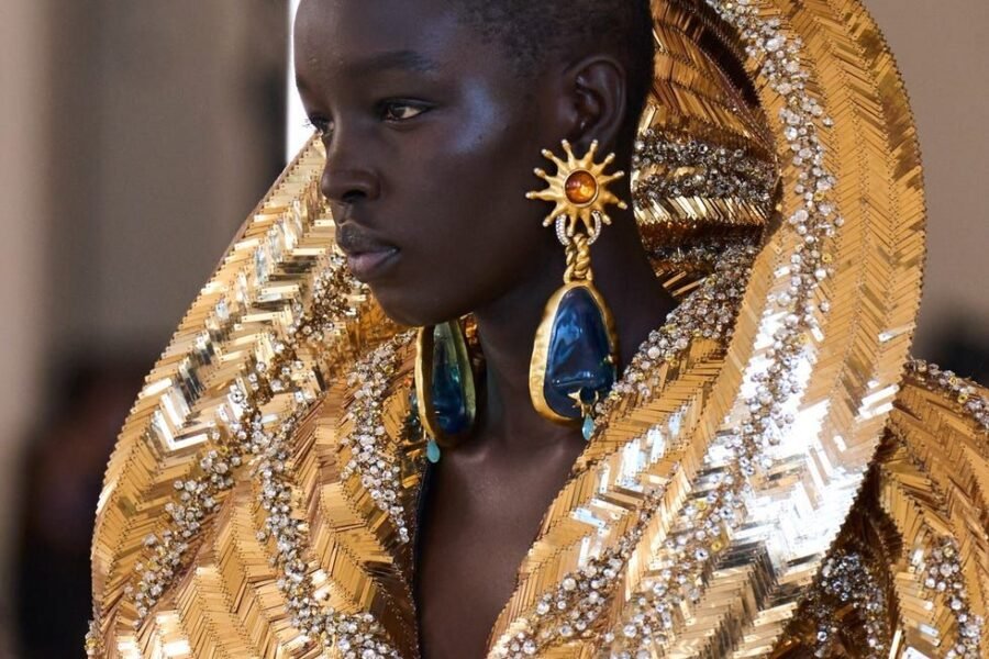 Schiaparelli: la gran exposición del V&A Museum en 2026