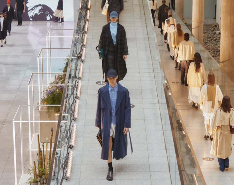 ADOLFO DOMÍNGUEZ PRESENTÓ IKIGAI, SU DESFILE GLOBAL OTOÑO INVIERNO 24