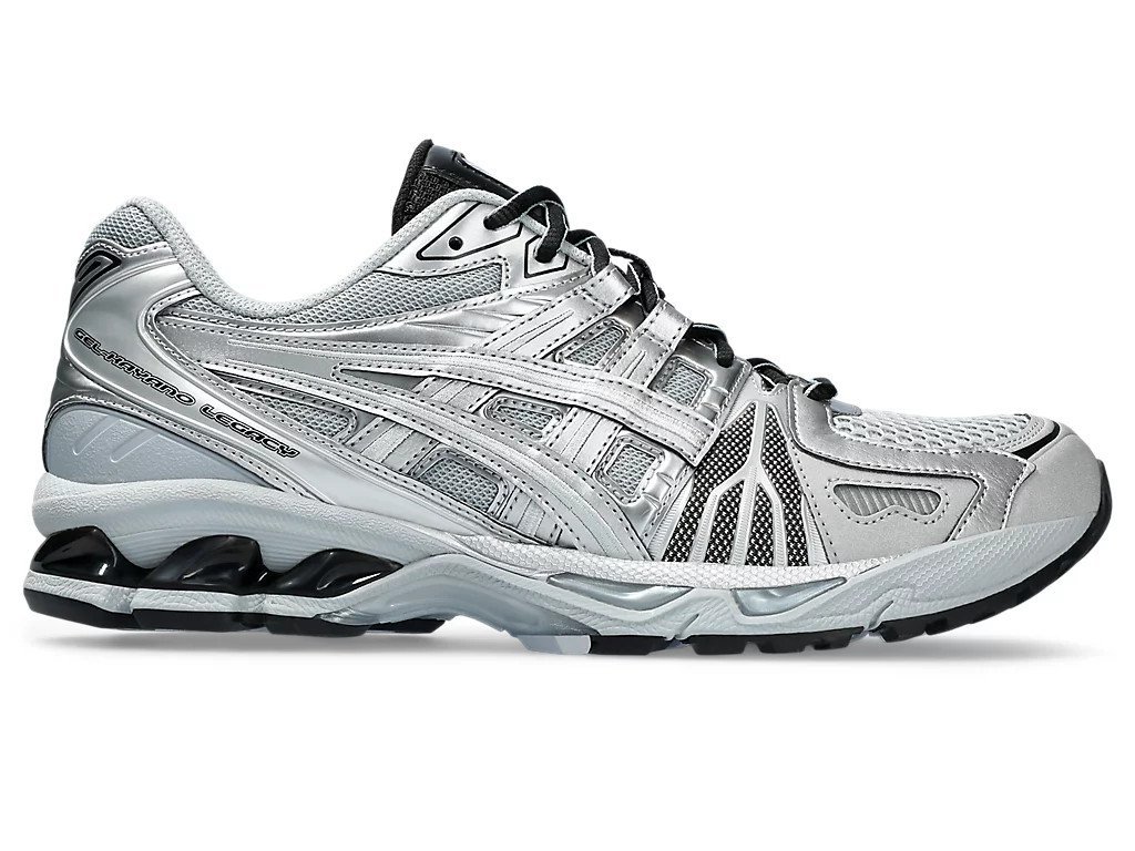 Las zapatillas GEL-KAYANO LEGACY está inspirada en diferentes diseños de GEL-KAYANO y en los hitos que influyeron a lo largo de la historia de la firma.