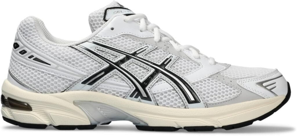 El 'Asics Gel-1130' es una silueta que forma parte de la línea de calzado de running de Asics, conocida por su combinación de rendimiento, comodidad y diseño clásico.