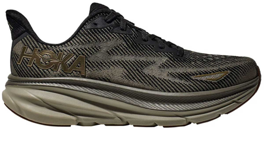 Hoka One One es una marca de calzado deportivo conocida por sus zapatillas de running con amortiguación y diseño innovador.