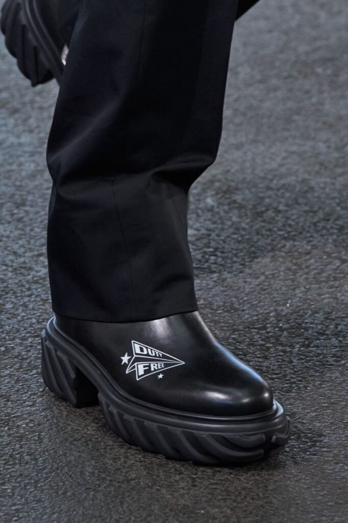 Off White Primavera Verano 2025, Nueva York Fashion Week. 