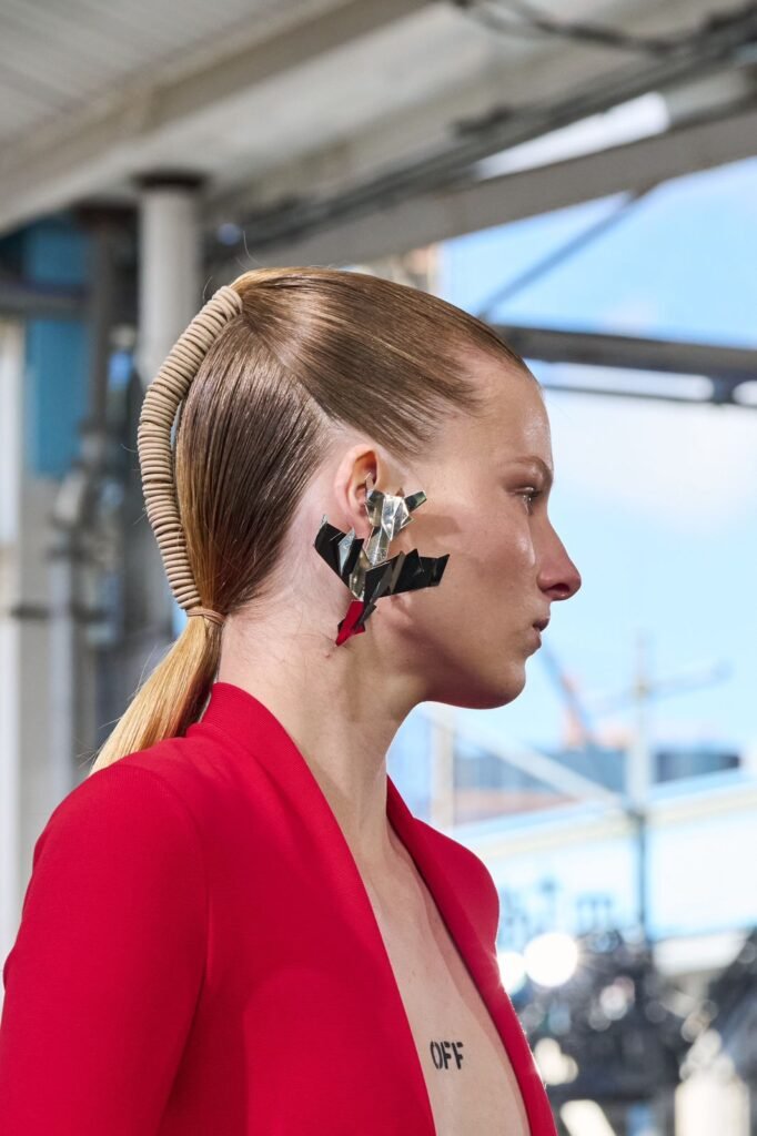 Off White Primavera Verano 2025, Nueva York Fashion Week. 