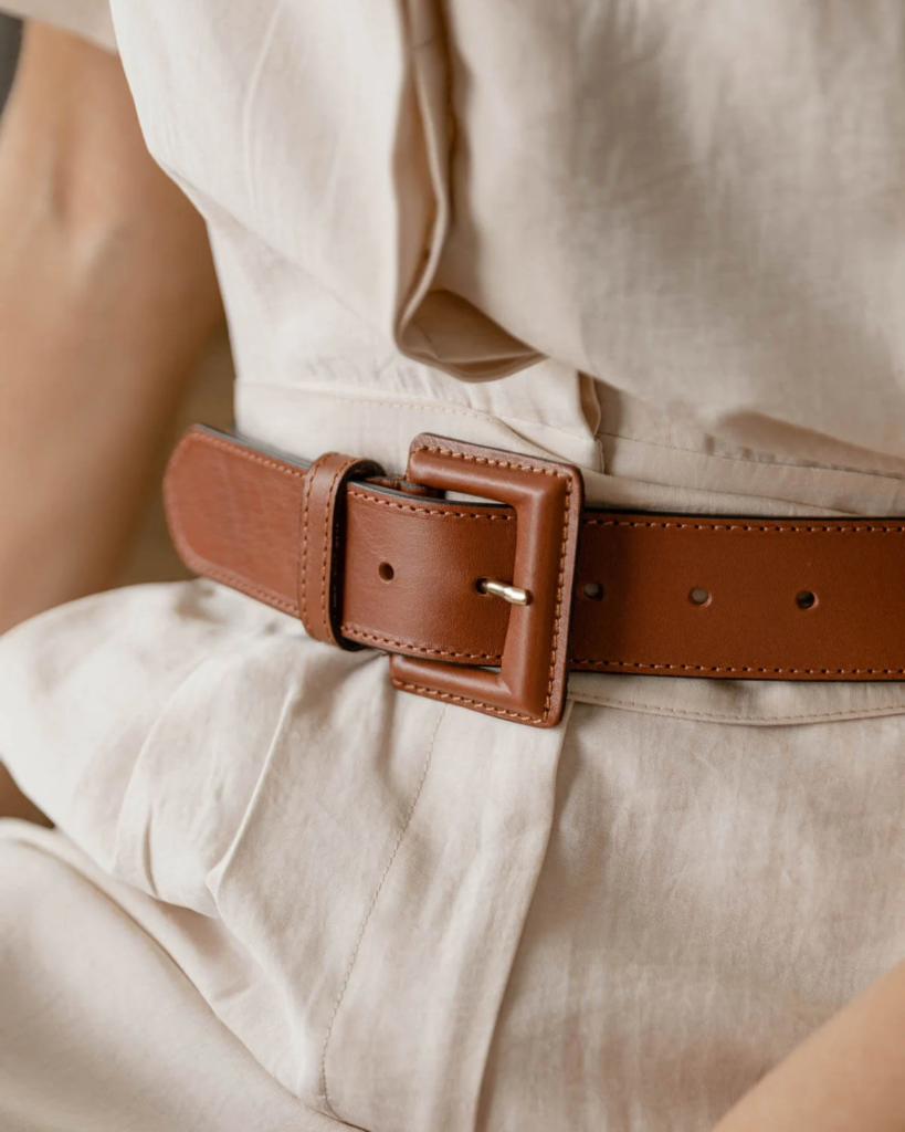 Cinturón de cuero para mujer. Foto: Especial.