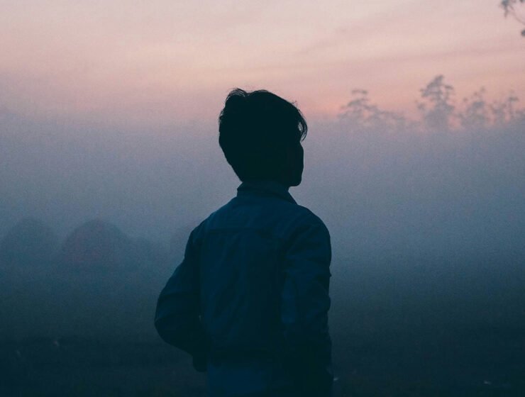 ¿POR QUÉ ROMANTIZAMOS NUESTRA TRISTEZA?