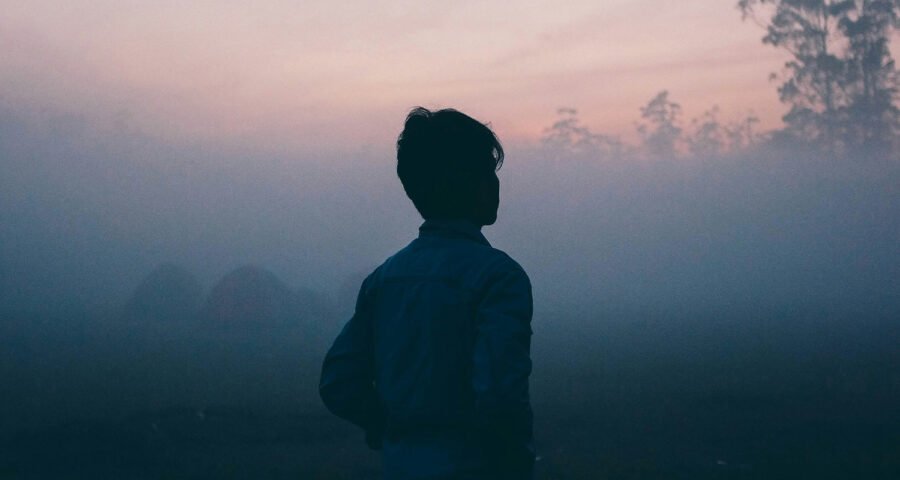 ¿POR QUÉ ROMANTIZAMOS NUESTRA TRISTEZA?