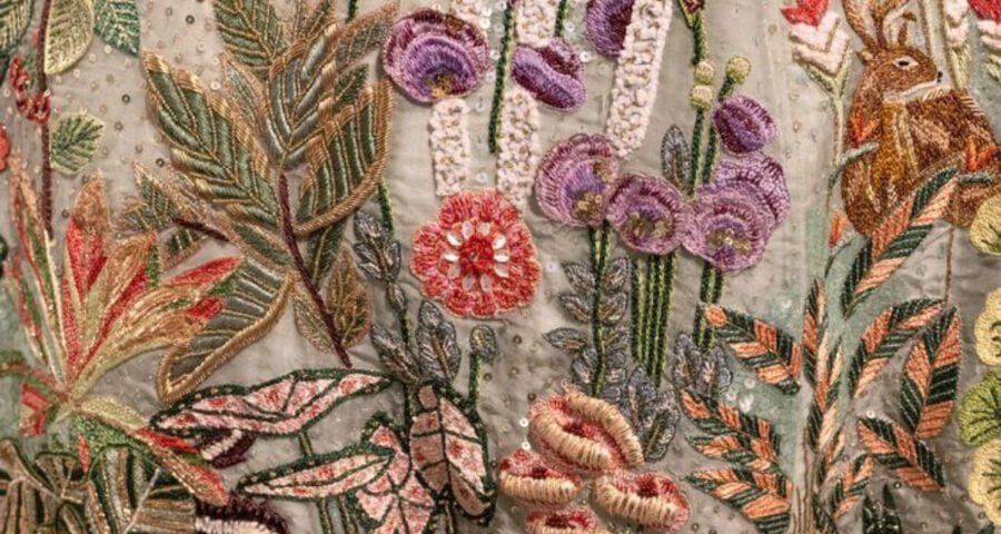 Rahul Mishra: Biografía y trayectoria del diseñador indio