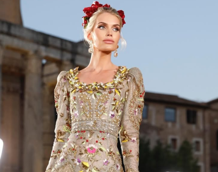 Kitty Spencer deslumbra en Dolce & Gabbana en Roma