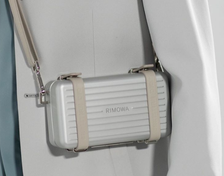 El bolso Rimowa de Peso Pluma ¿Cómo es y cuánto cuesta?
