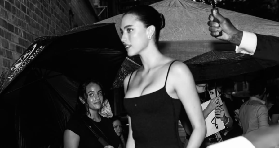 Margaret Qualley: el vestido negro de Chanel que marca tendencia