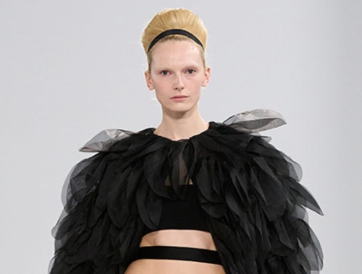 El rococó punk de Max Mara SS26: tradición con audacia moderna