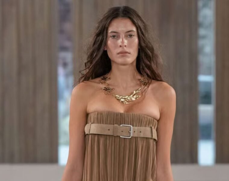 Moschino SS26 Niente: colección primavera-verano 2026