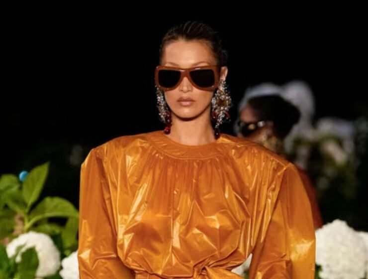 Saint Laurent SS26: cuero, volumen y color