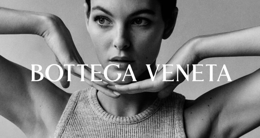 Campana de Bottega Veneta: Diseño y artesanía en un tote icónico