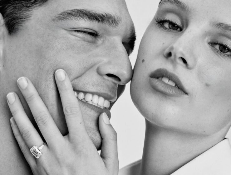 Suarez reinventa sus icónicos solitarios y alianzas de compromiso