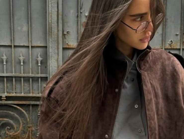 Chamarra de ante marrón: guía de estilo para otoño 2025