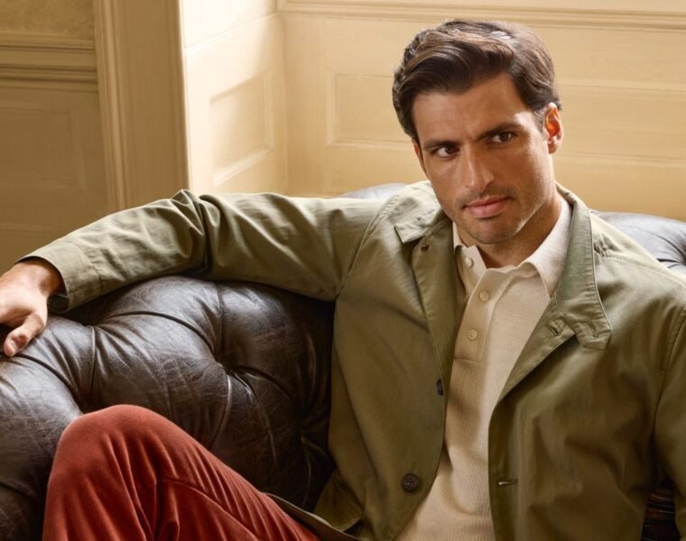 Hackett: tradición y modernidad en la campaña con Carlos Sainz