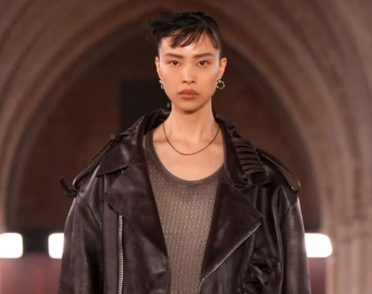 Desfile Acne Studios SS26: minimalismo escandinavo y western