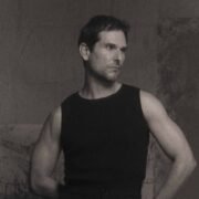 Alan Estrada y su filosofía de vida: preguntas, viajes y autenticidad