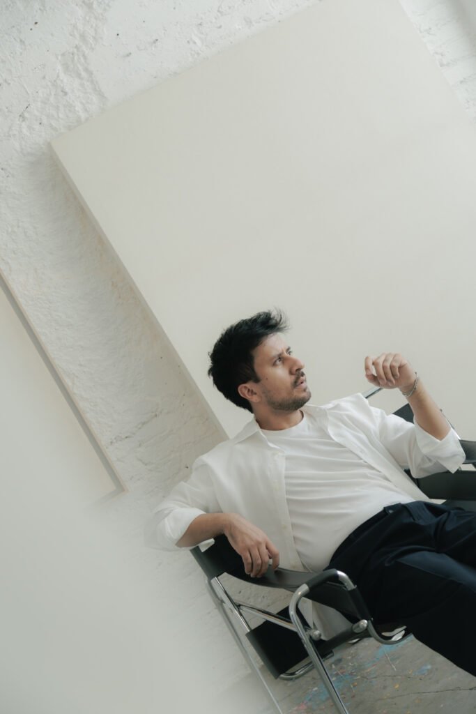 Ganador del Premio a la Innovación 2025, Prince Láuder se consolida como una de las voces clave del collage contemporáneo.