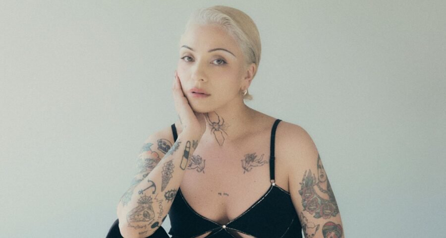 Mon Laferte femme fatale: el nuevo álbum de la cantante chilena