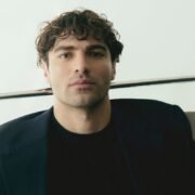 Cómo Emilio Antun vive la autenticidad y la presencia en la vida