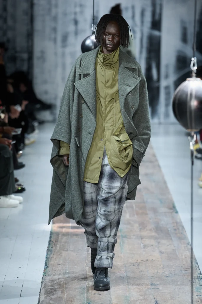 Yohji Yamamoto diseño abstracto